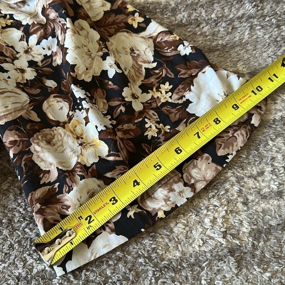 NWT Abercrombie & Fitch Deep V Neck Crop Blouse Brown Floral - Picture 9 of 9